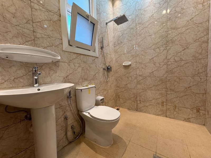 Modern Layout | Spacious | Private Pool - Image 23