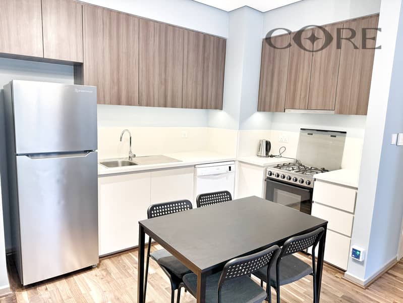 FURNISHED | MID FLOOR | YARD VIEW