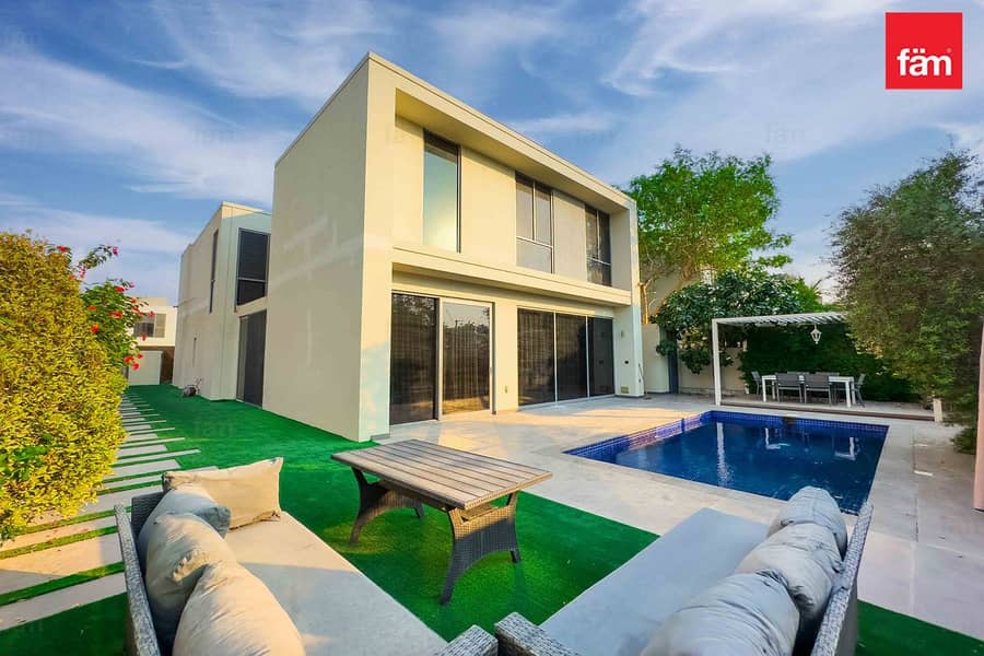 Single Row | Fully Extended | Upgraded | Vacant