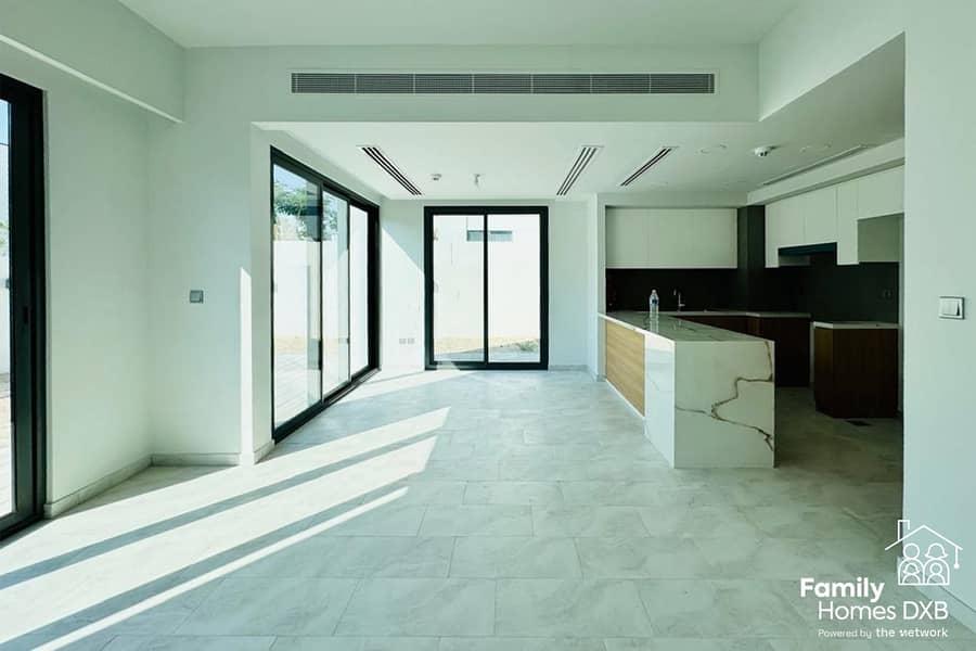 Easy to View | End Unit | Motivated Seller