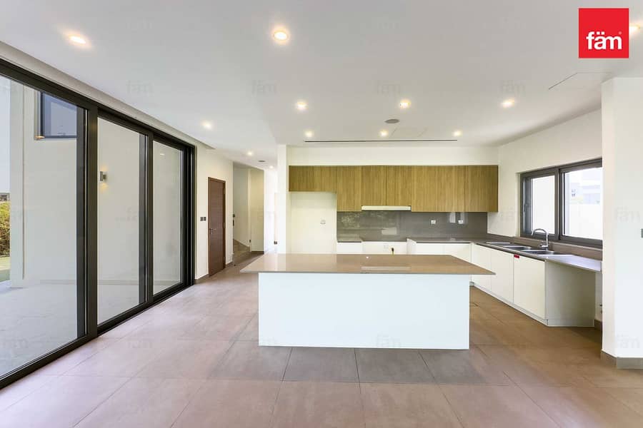 Single Row | Large Plot | Community Expert |Corner - Image 6