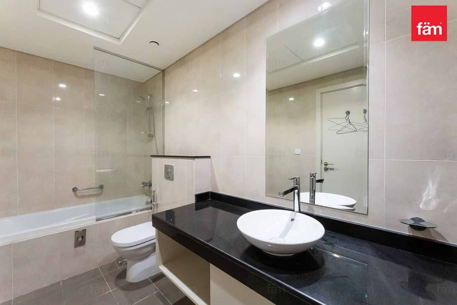 Corner Unit l Golf View l High Floor - Image 16