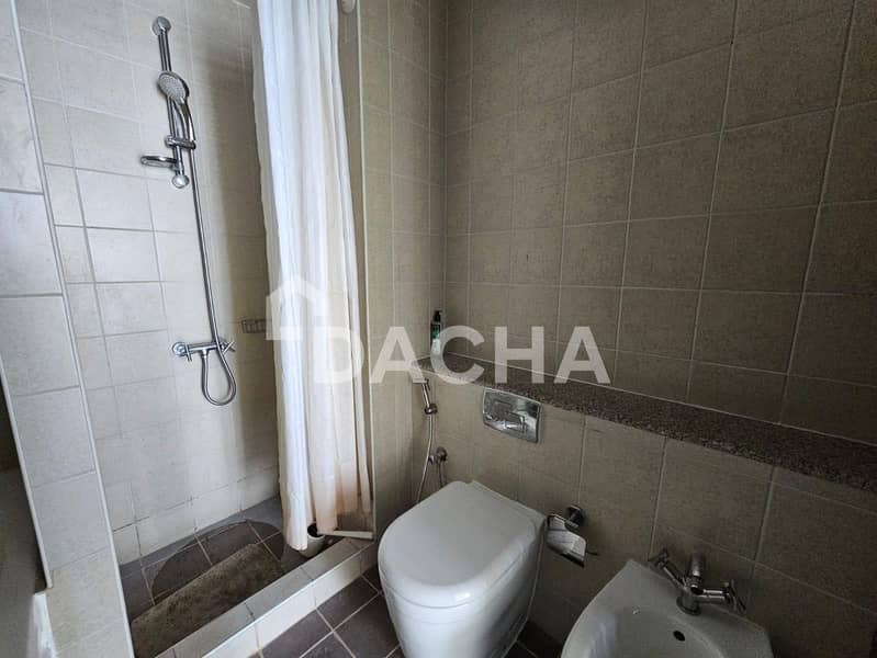 Fully Upgraded | Unfurnished | Mid Floor | Vacant - Image 15