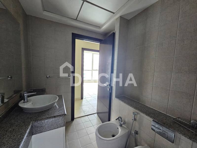 Fully Upgraded | Unfurnished | Mid Floor | Vacant - Image 18