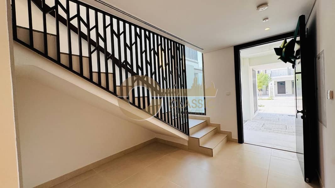 MODERN 3 BEDROOM TOWNHOUSE | UPGRADED | BRAND NEW