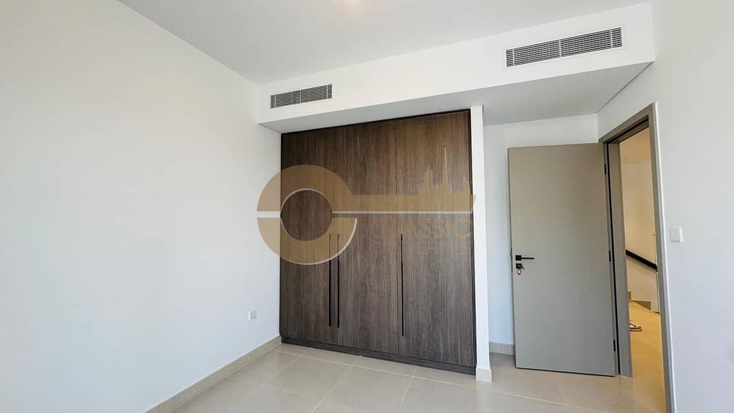 MODERN 3 BEDROOM TOWNHOUSE | UPGRADED | BRAND NEW - Image 11