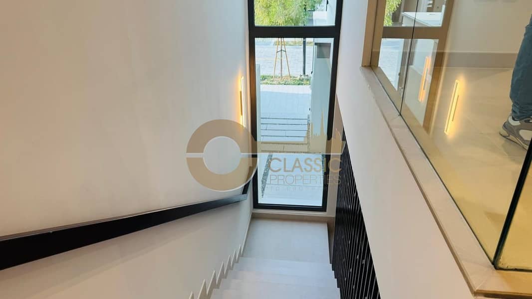 MODERN 3 BEDROOM TOWNHOUSE | UPGRADED | BRAND NEW - Image 6