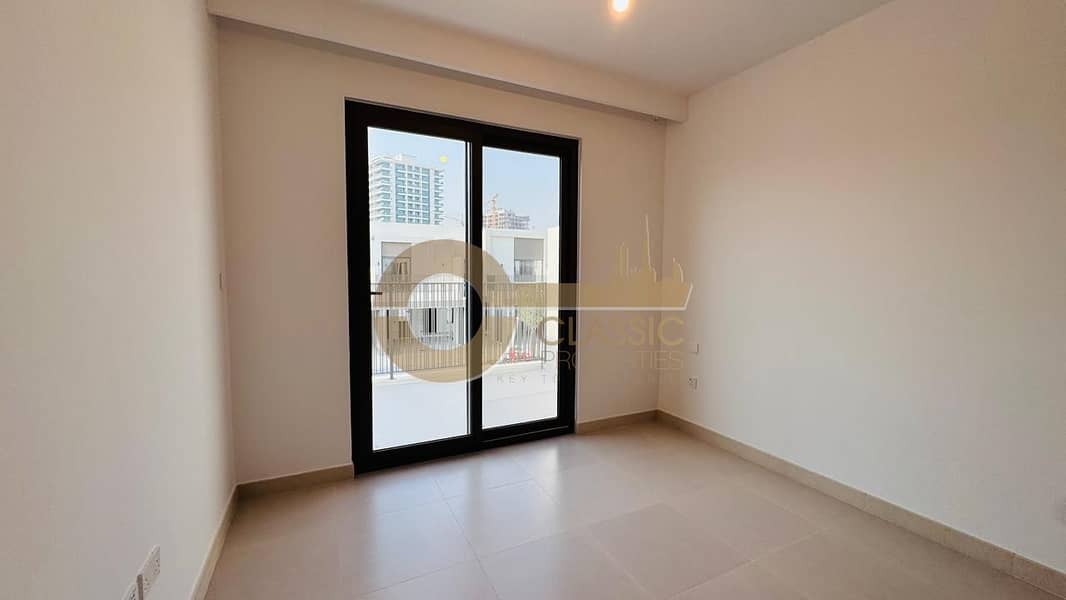 MODERN 3 BEDROOM TOWNHOUSE | UPGRADED | BRAND NEW - Image 13