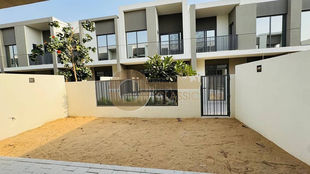 MODERN 3 BEDROOM TOWNHOUSE | UPGRADED | BRAND NEW - Image 21