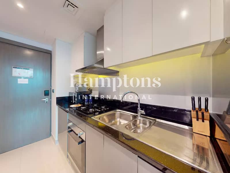 Burj Khalifa View | Furnished | Prime Location - Image 6