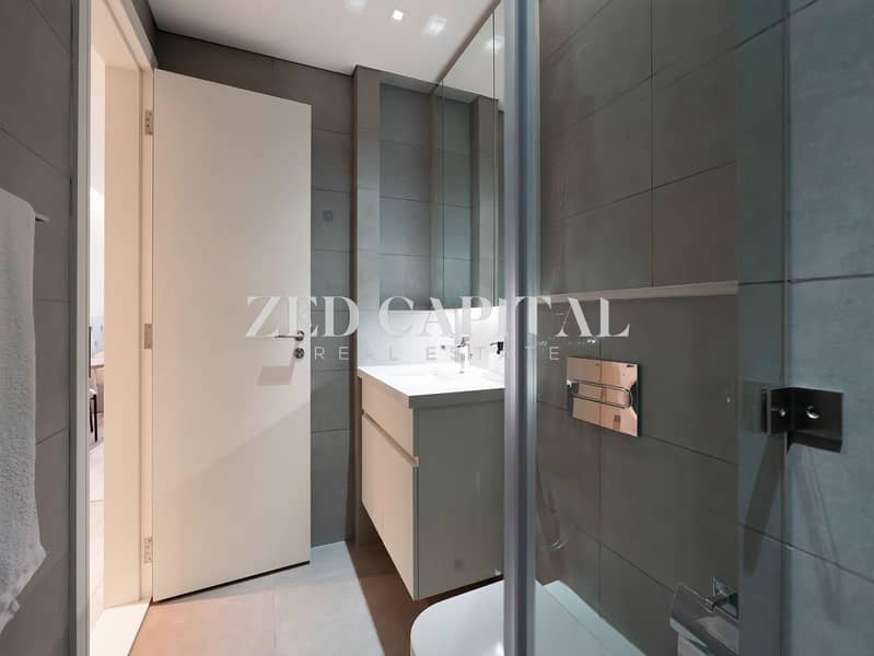 Iconic Burj Khalifa Views | Prime Area | Top Area - Image 12