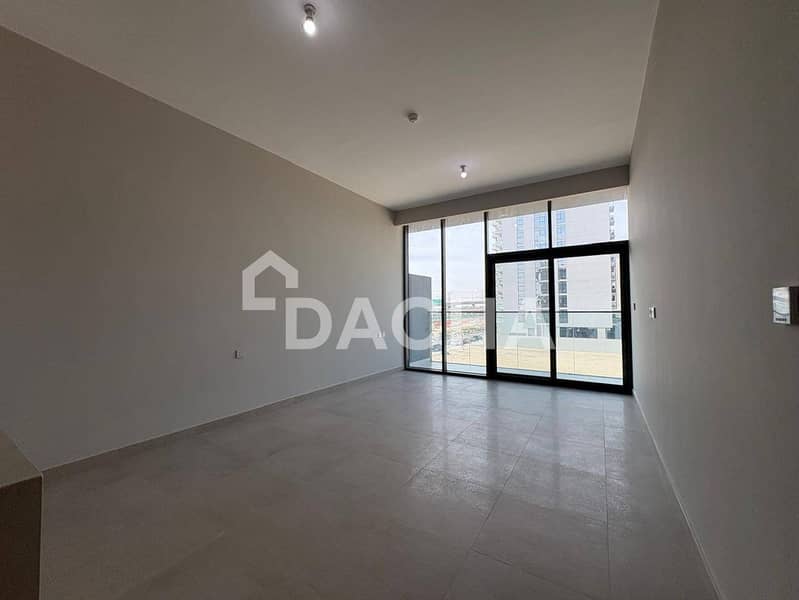 Low Floor | Chiller Free | Open View