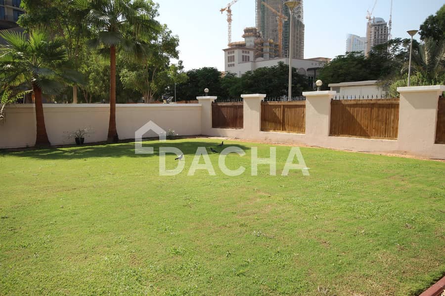 Vacant | Huge Corner Plot | Pristine Home