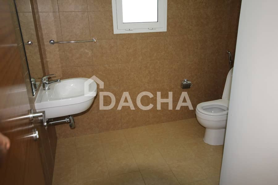 Vacant | Huge Corner Plot | Pristine Home - Image 25