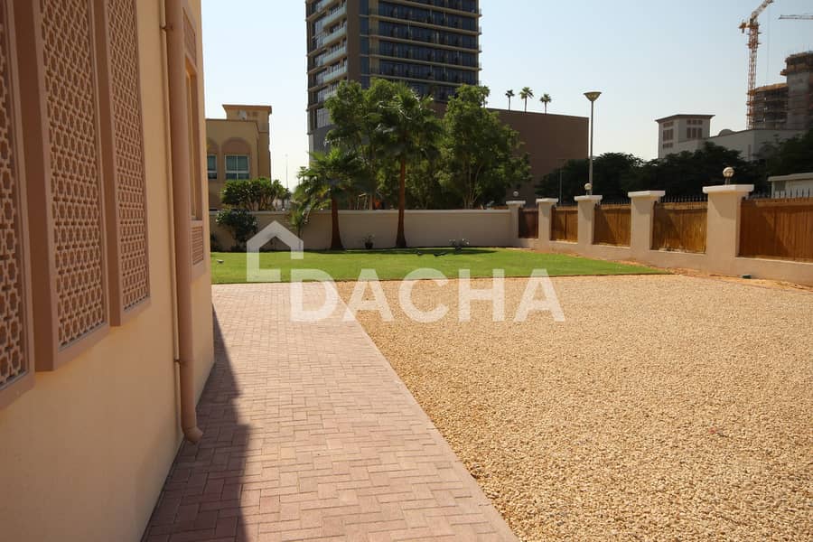 Vacant | Huge Corner Plot | Pristine Home - Image 28