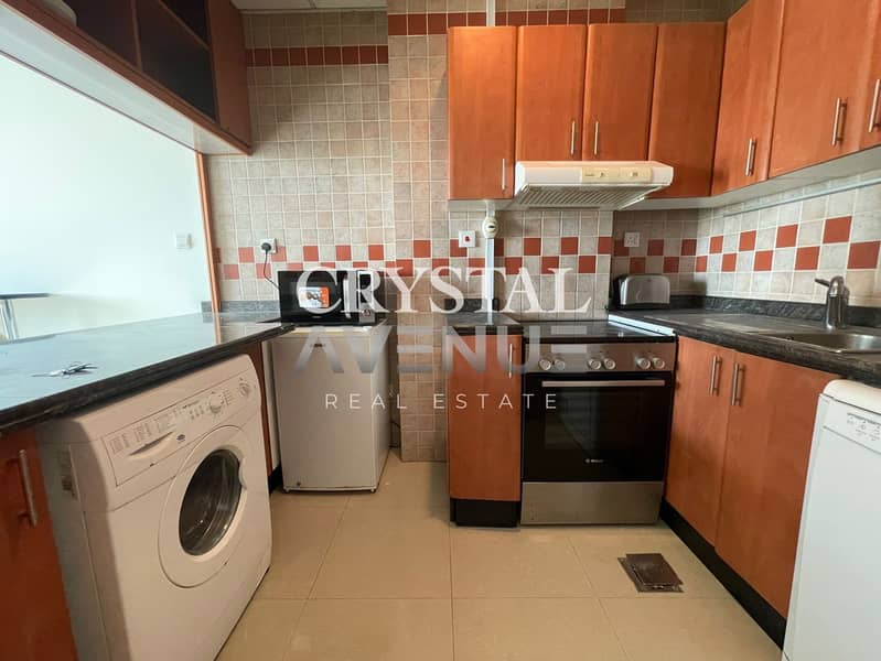 Furnished 1BR with Balcony | Near Metro – Available January 20