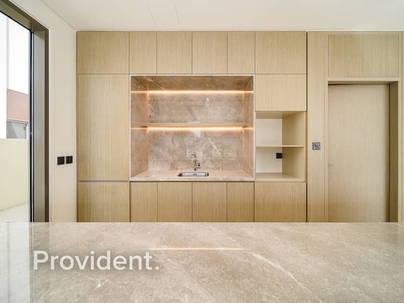 Large Layout | Vacant | Close To Amenities - Image 7