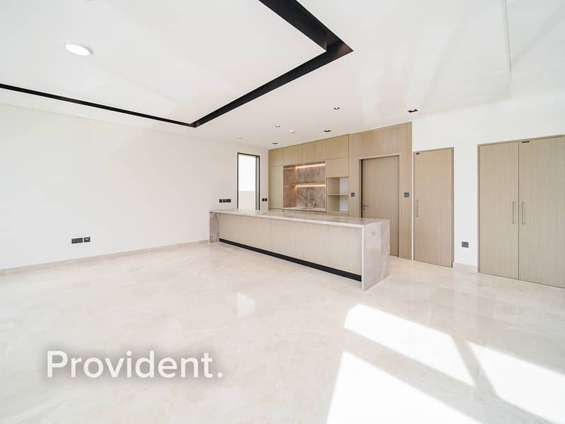 Large Layout | Vacant | Close To Amenities - Image 9