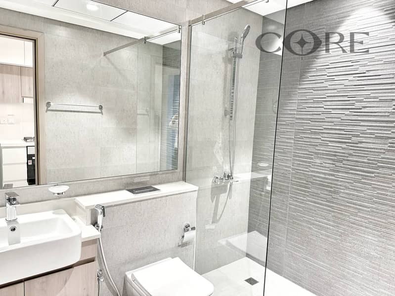 DT SKYLINE VIEW | FURNISHED - Image 6