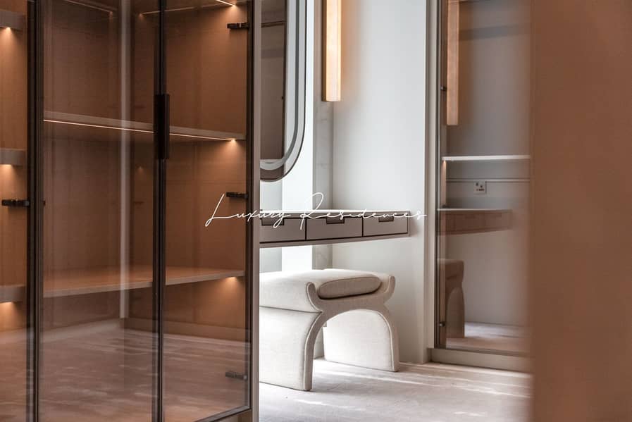 **Elegant Ultra Luxury Turnkey Mansion** - Image 7