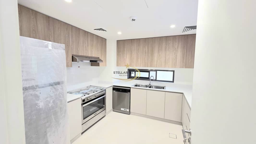 Vastu Complaint 4BR | Mid Corner | Premium Unit | Walk to Lagoon & Central Park