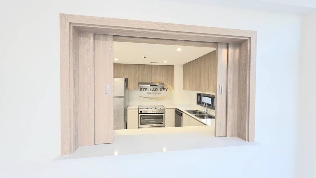 Vastu Complaint 4BR | Mid Corner | Premium Unit | Walk to Lagoon & Central Park