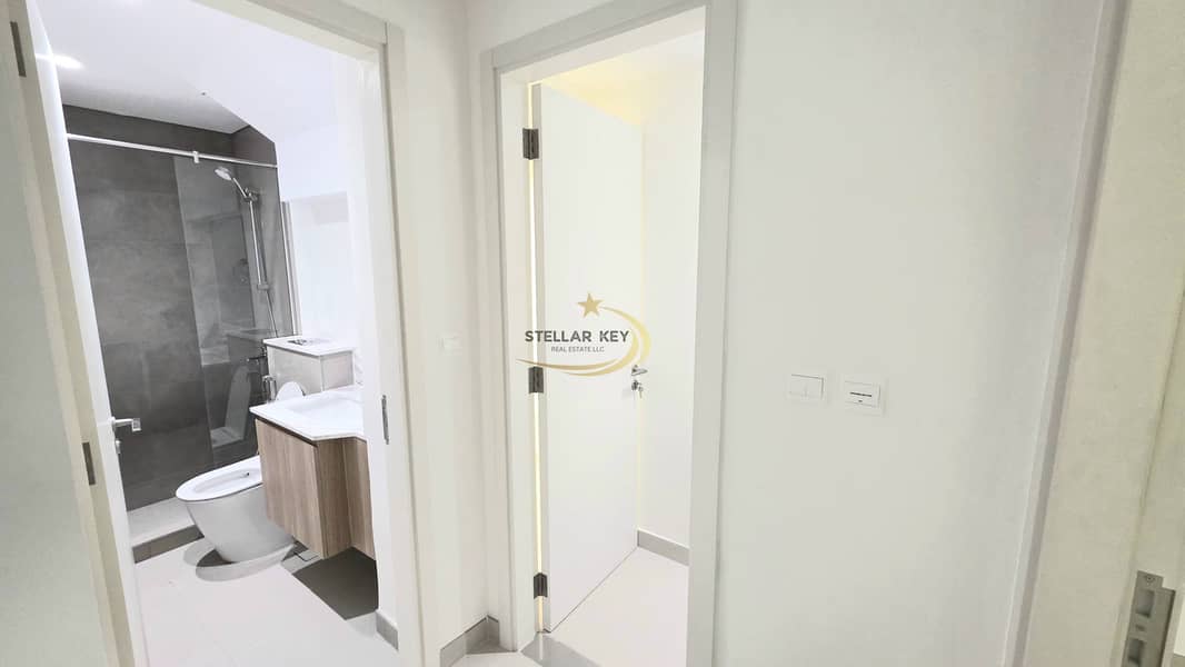 Vastu Complaint 4BR | Mid Corner | Premium Unit | Walk to Lagoon & Central Park