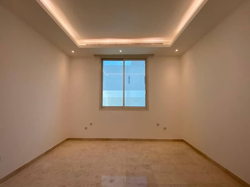 6-BR plus Maids |Garden | Ready To Move - Image 10