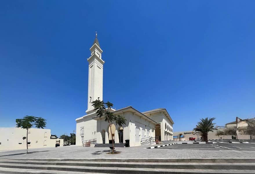 Fully Furnished | Chiller Free | Ready To Move - Image 14