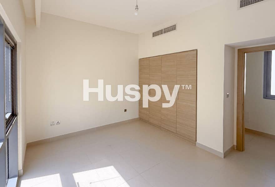 Available Now | Large Plot | Unfurnished - Image 7