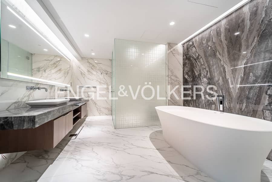 Elegant Beachfront Living | Spacious | Luxurious - Image 12