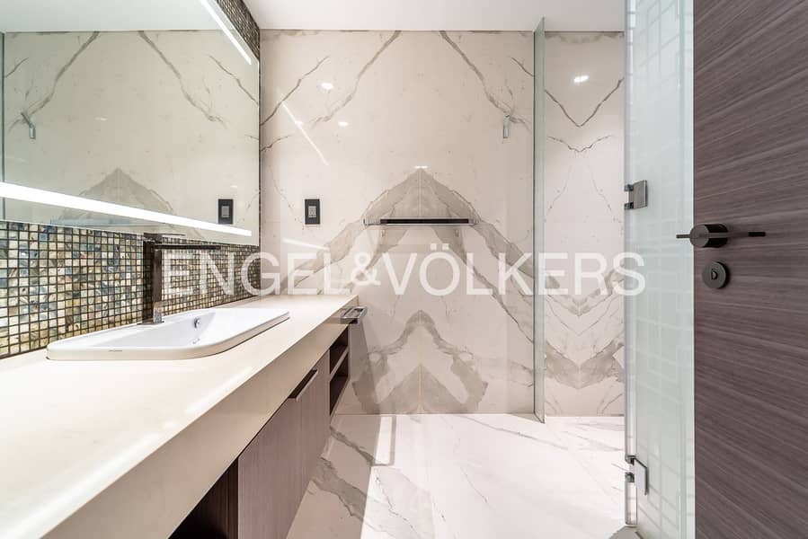 Elegant Beachfront Living | Spacious | Luxurious - Image 24