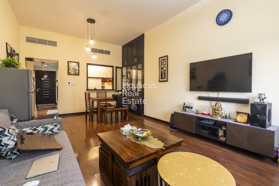 Spacious | Unfurnished | Community view