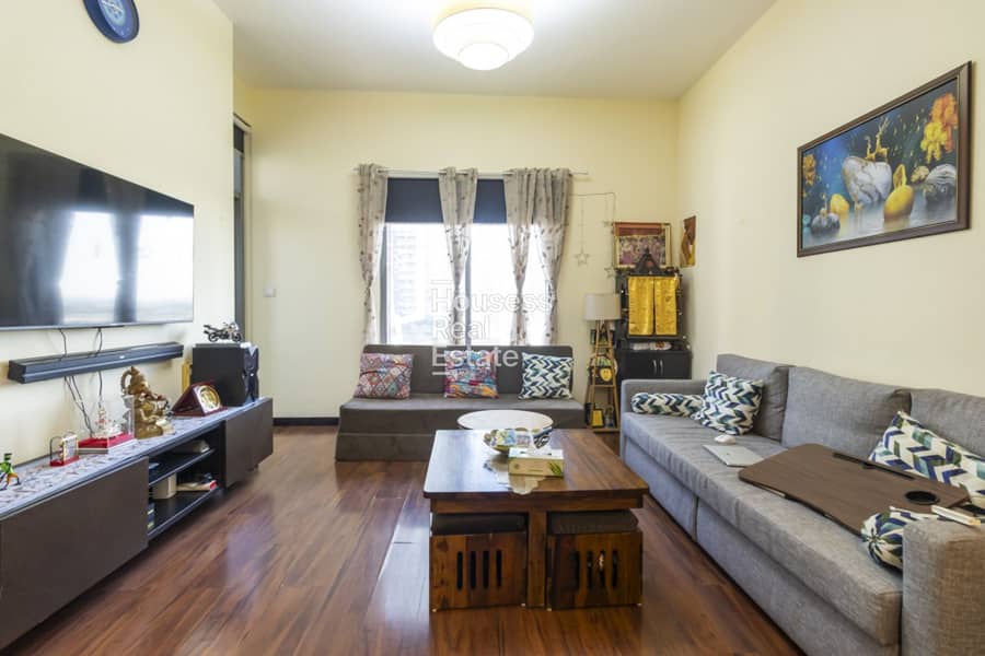 Spacious | Unfurnished | Community view