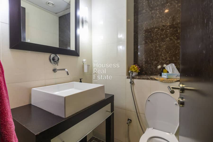 Spacious | Unfurnished | Community view - Image 9