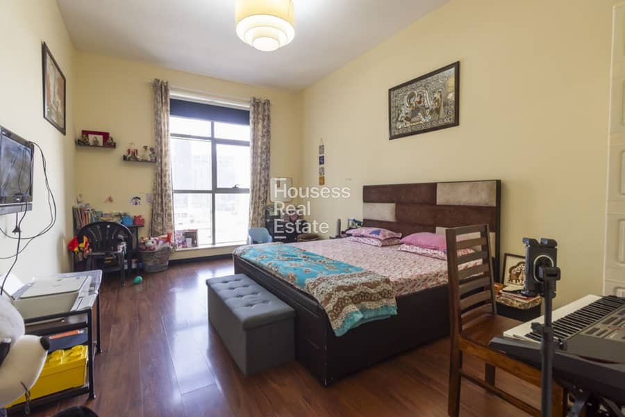 Spacious | Unfurnished | Community view - Image 13