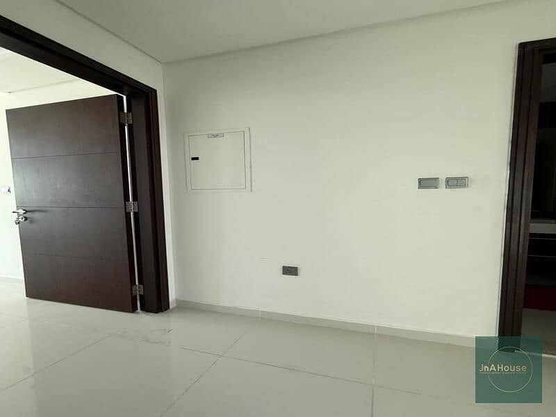 Modern| Bright & Spacious | Well-Maintained - Image 7