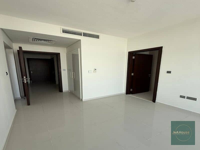 Modern| Bright & Spacious | Well-Maintained - Image 11