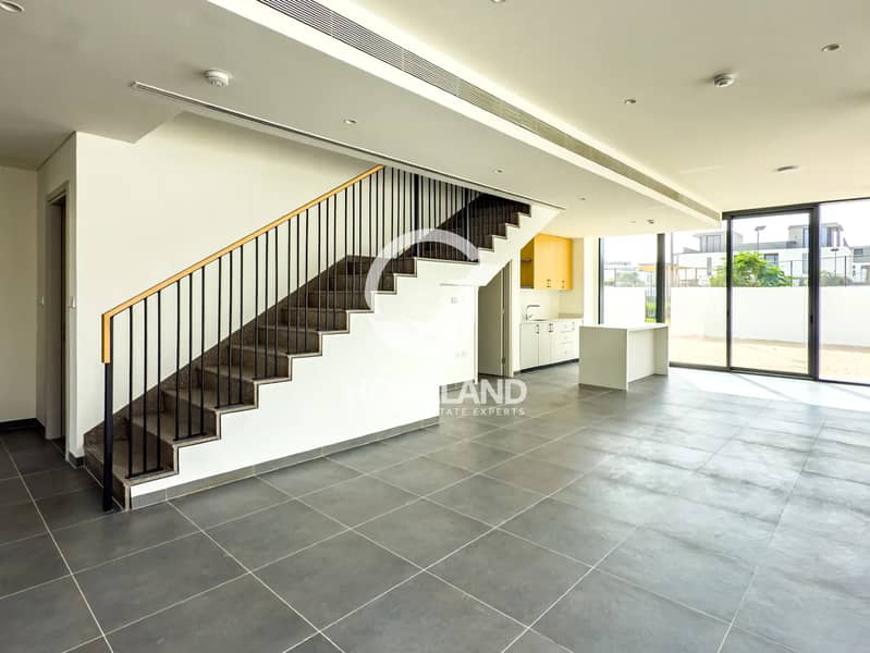 BRAND NEW I BIGGER PLOT I ULTRA LUXURY 5BR VILLA