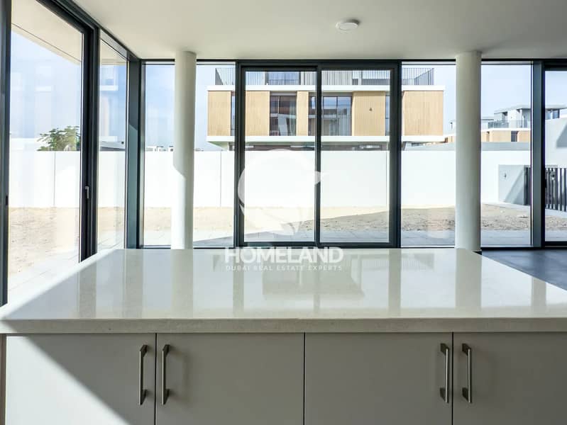 BRAND NEW I BIGGER PLOT I ULTRA LUXURY 5BR VILLA - Image 9