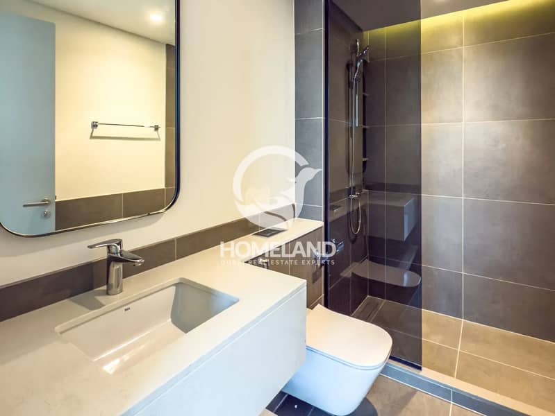 BRAND NEW I BIGGER PLOT I ULTRA LUXURY 5BR VILLA - Image 29