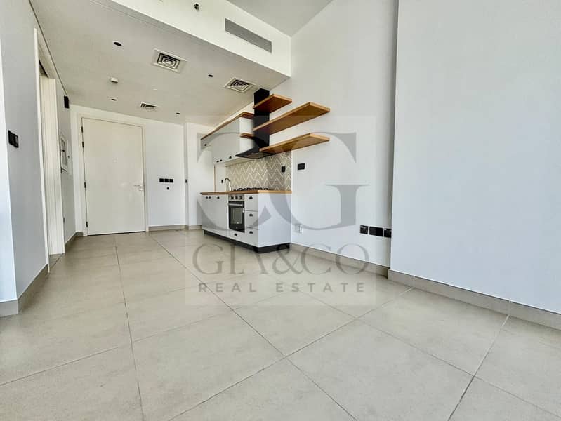 Vacant | Chiller Free | Multiple Cheques