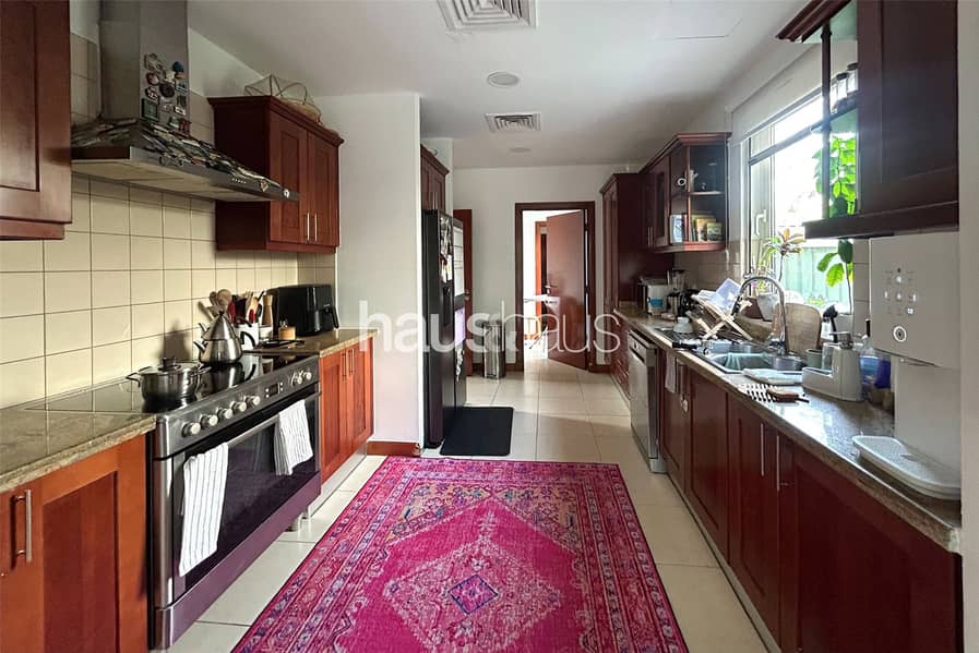 Single row | Backs the park | Type 7 | Maids