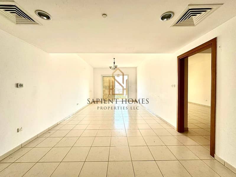 Spacious & Bright - Huge Kitchen - Chiller Free