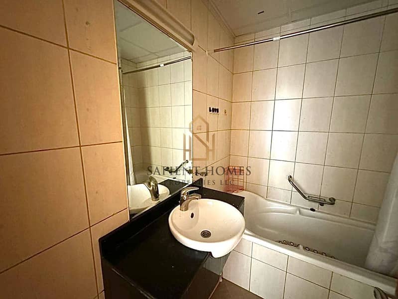 Spacious & Bright - Huge Kitchen - Chiller Free - Image 8