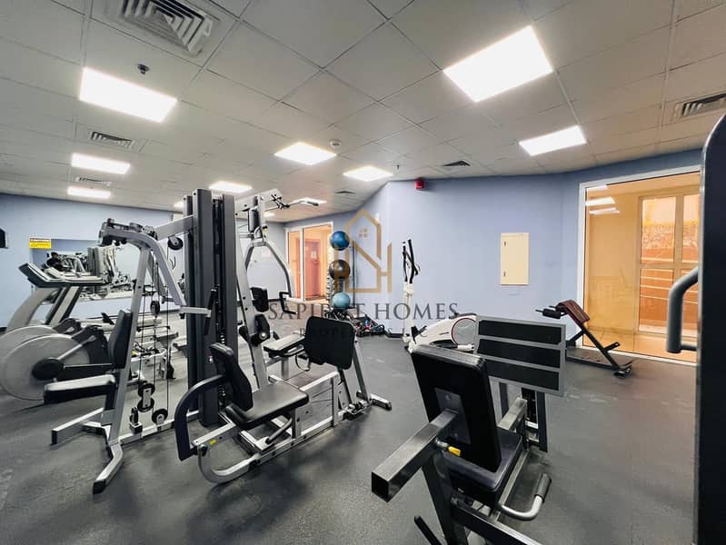 Spacious & Bright - Huge Kitchen - Chiller Free - Image 12