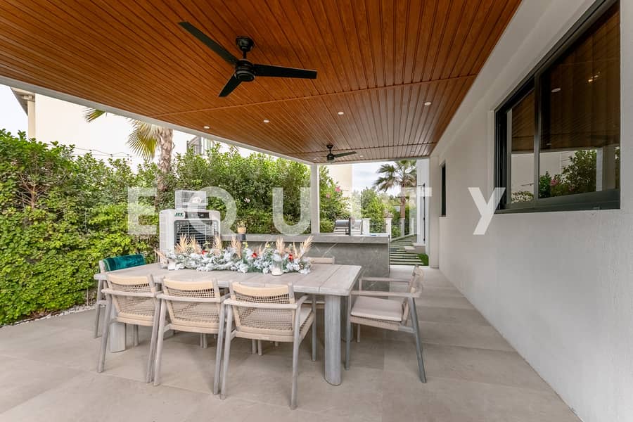 Fully Upgraded | Entertainment Foyer | Show Home - Image 11