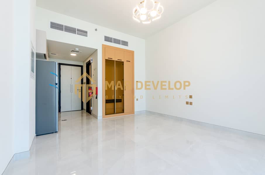 STUDIO | VACANT | MIRACLE GARDEN VIEW