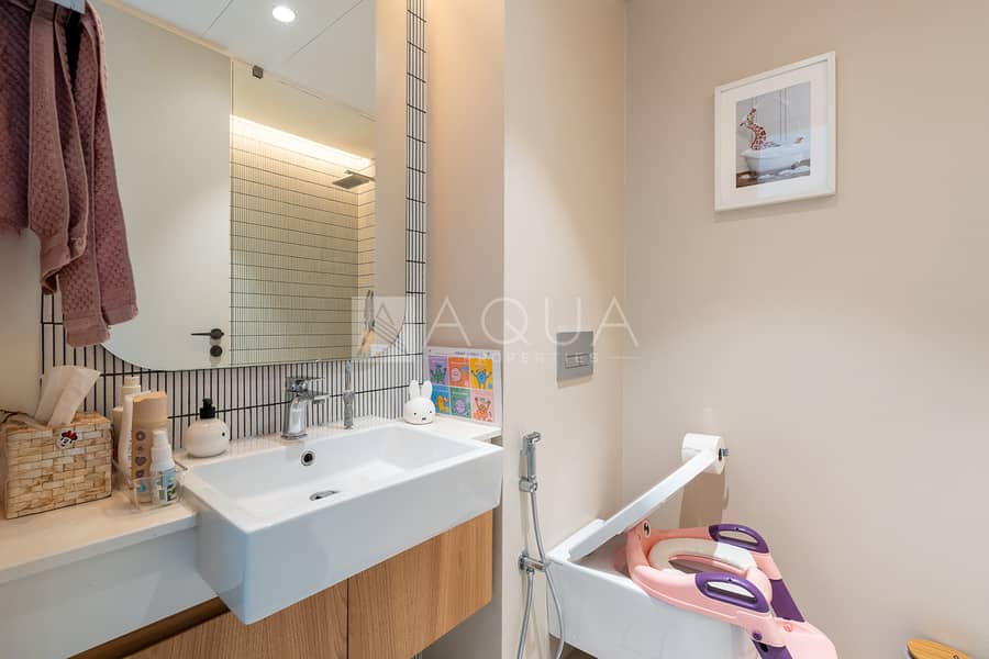 Sea View | Upgraded | Julliet Balcony - Image 10