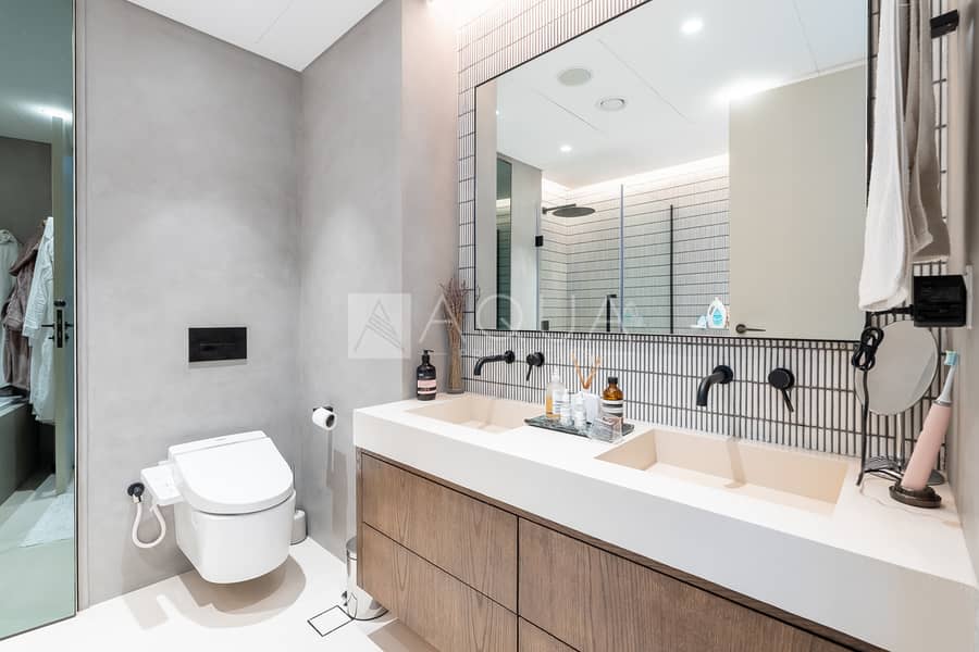 Sea View | Upgraded | Julliet Balcony - Image 16